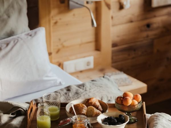 2 6 . ​ ​ ​ D e z e m b e r Den zweiten Weihnachtsfeiertag in seiner Ruhe genießen. Die Beine noch unter der Decke verst...